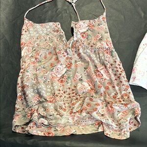 Floral Print Sleeveless Top